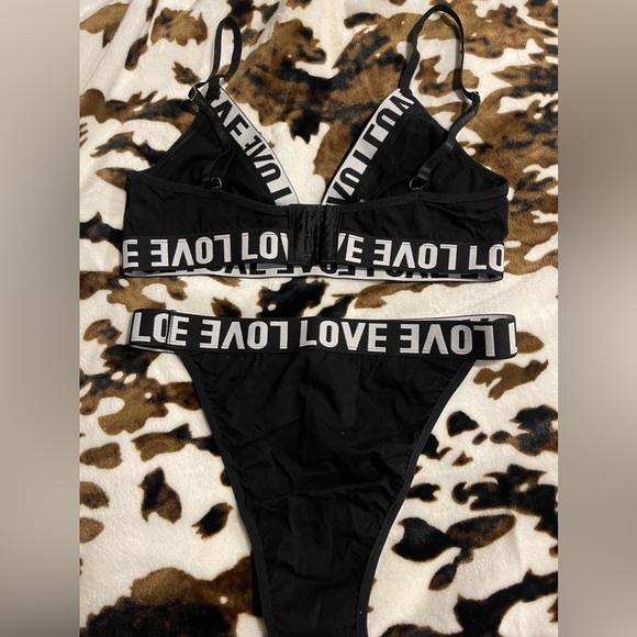 Black bra set - Picture 4 of 4